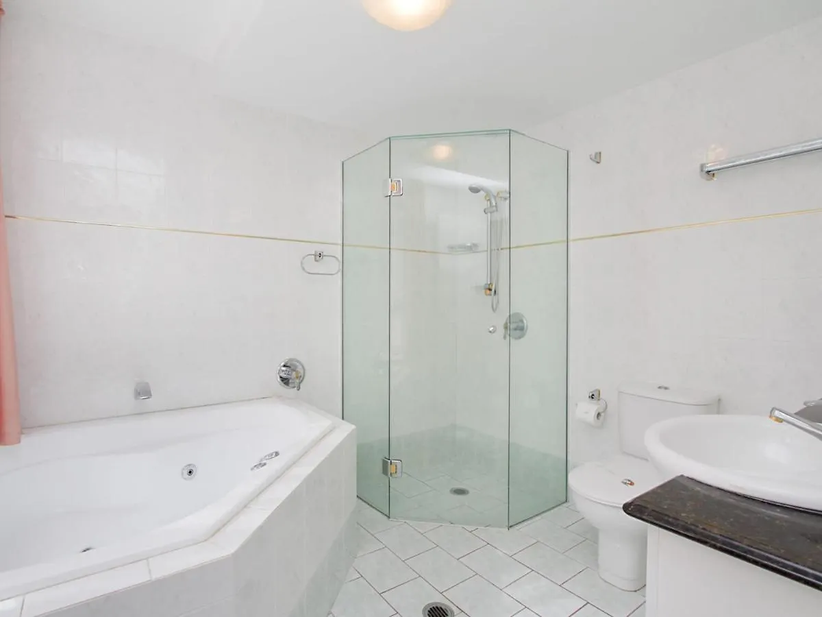 Classique Unit 3 - Well appointed unit in a security building Gold Coast Australie